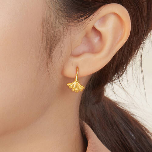 —六福珠宝 囍爱系列黄金耳环开元棋牌璀璨人生从耳边开始—